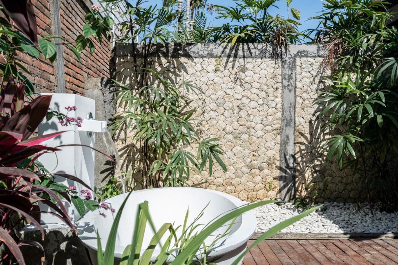 Isaiya Boutique Hotel Canggu Esterno foto